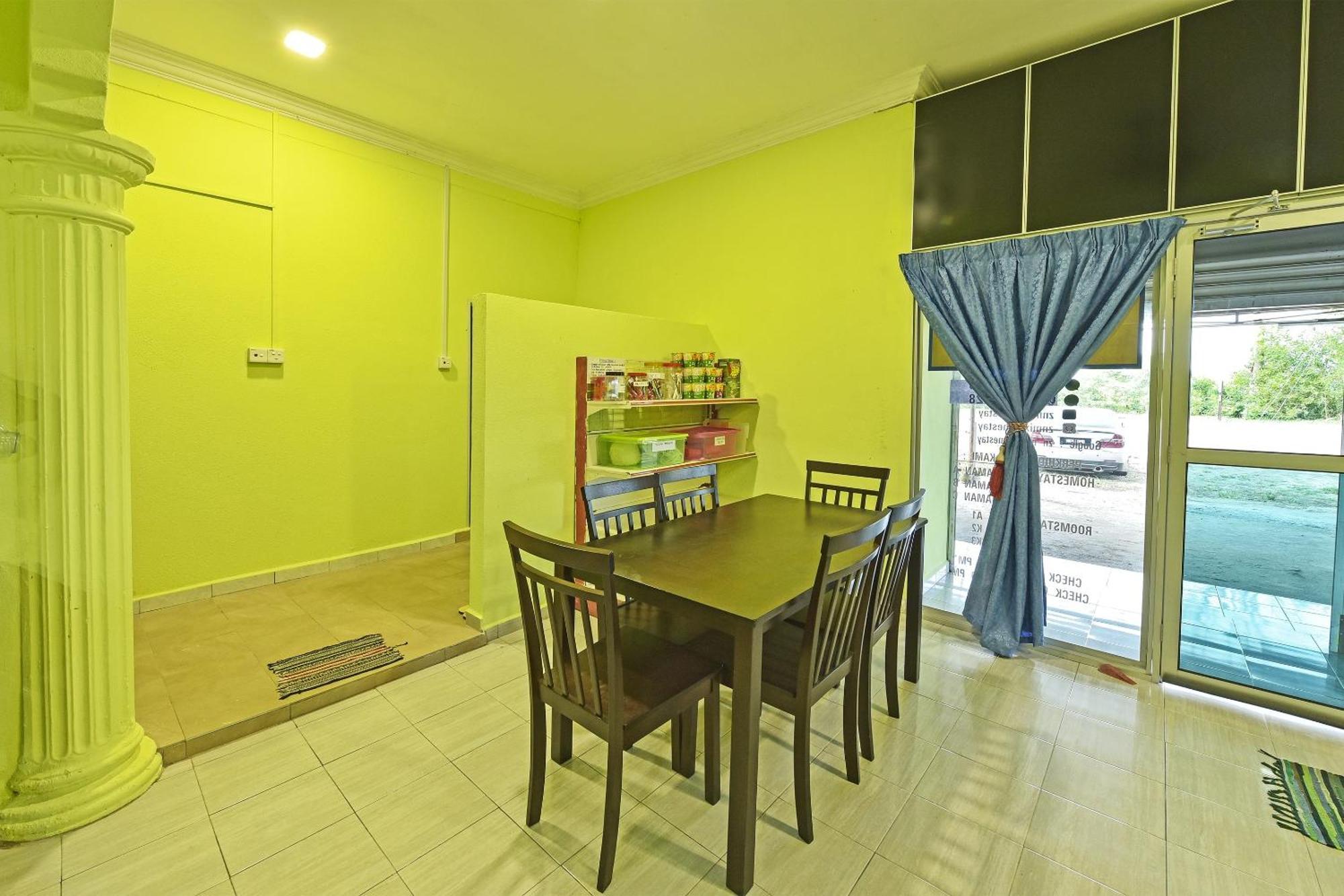 Oyo 90551 Zn Mix Homestay & Roomstay Kampung Raja Dış mekan fotoğraf