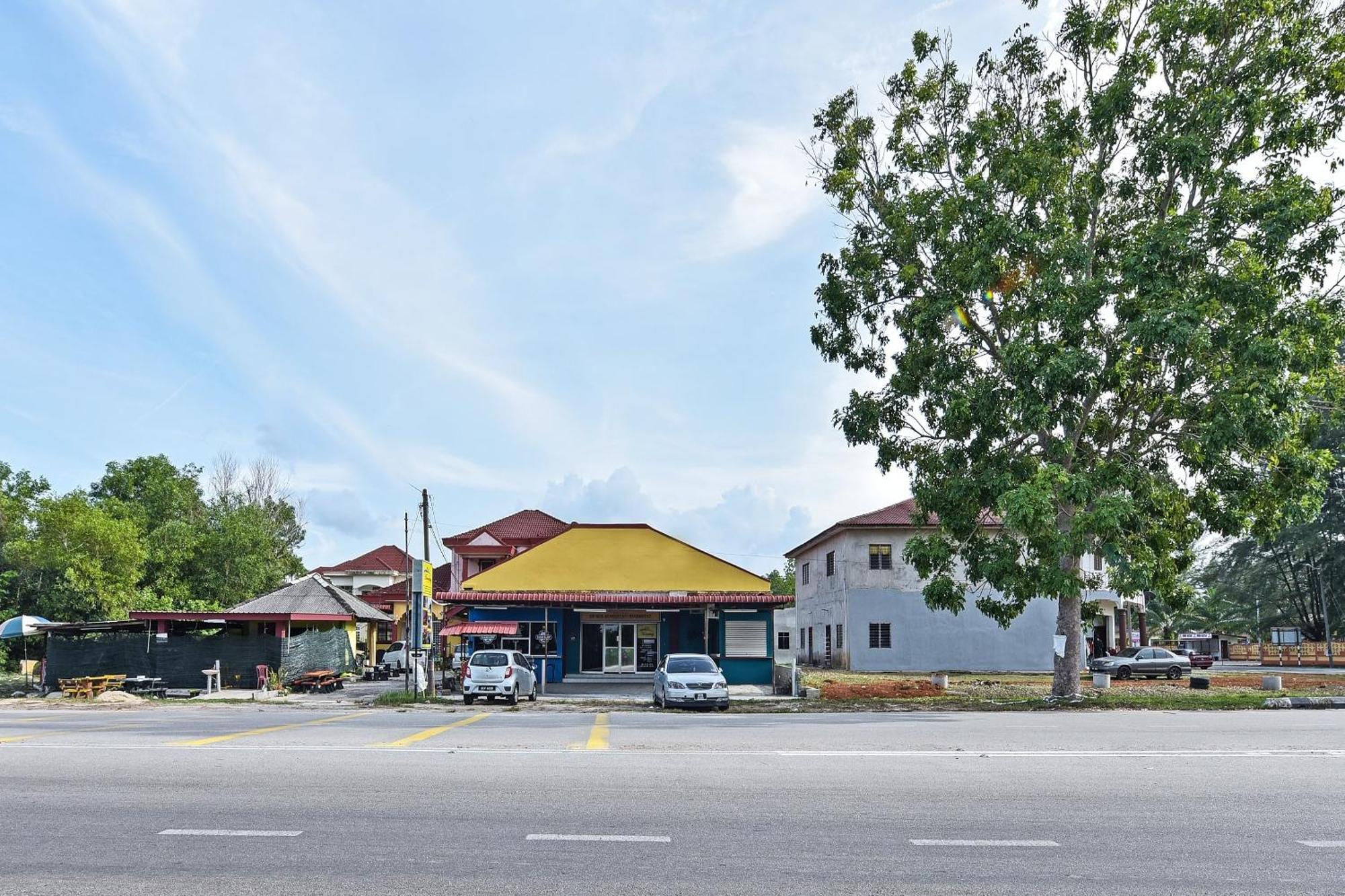 Oyo 90551 Zn Mix Homestay & Roomstay Kampung Raja Dış mekan fotoğraf